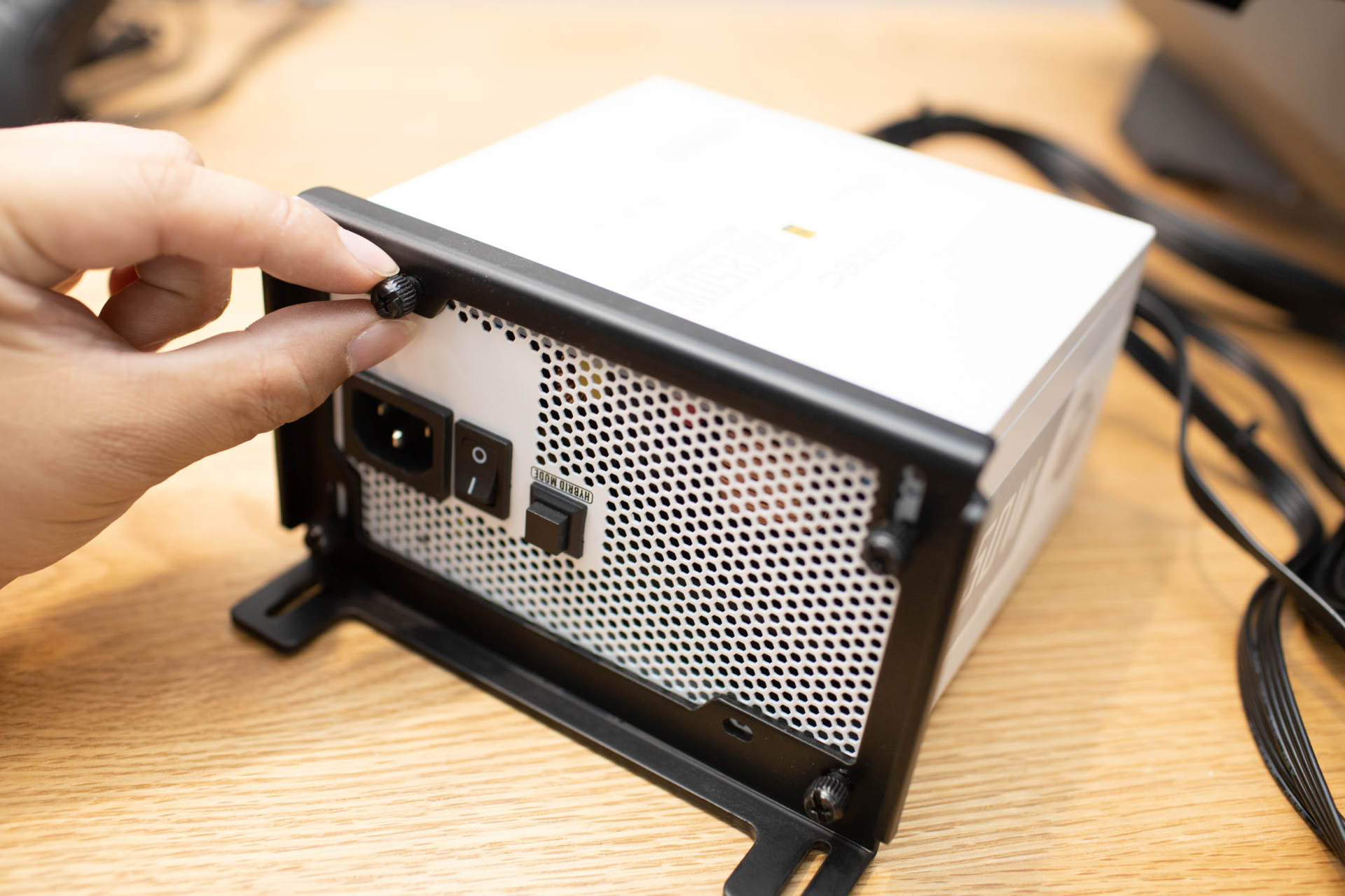 白色限定,金牌全模,安钛克35周年纪念850W电源开箱(图19) 安钛克电源怎么保修_安钛克NE850W电源 850W金牌电源 7年换新