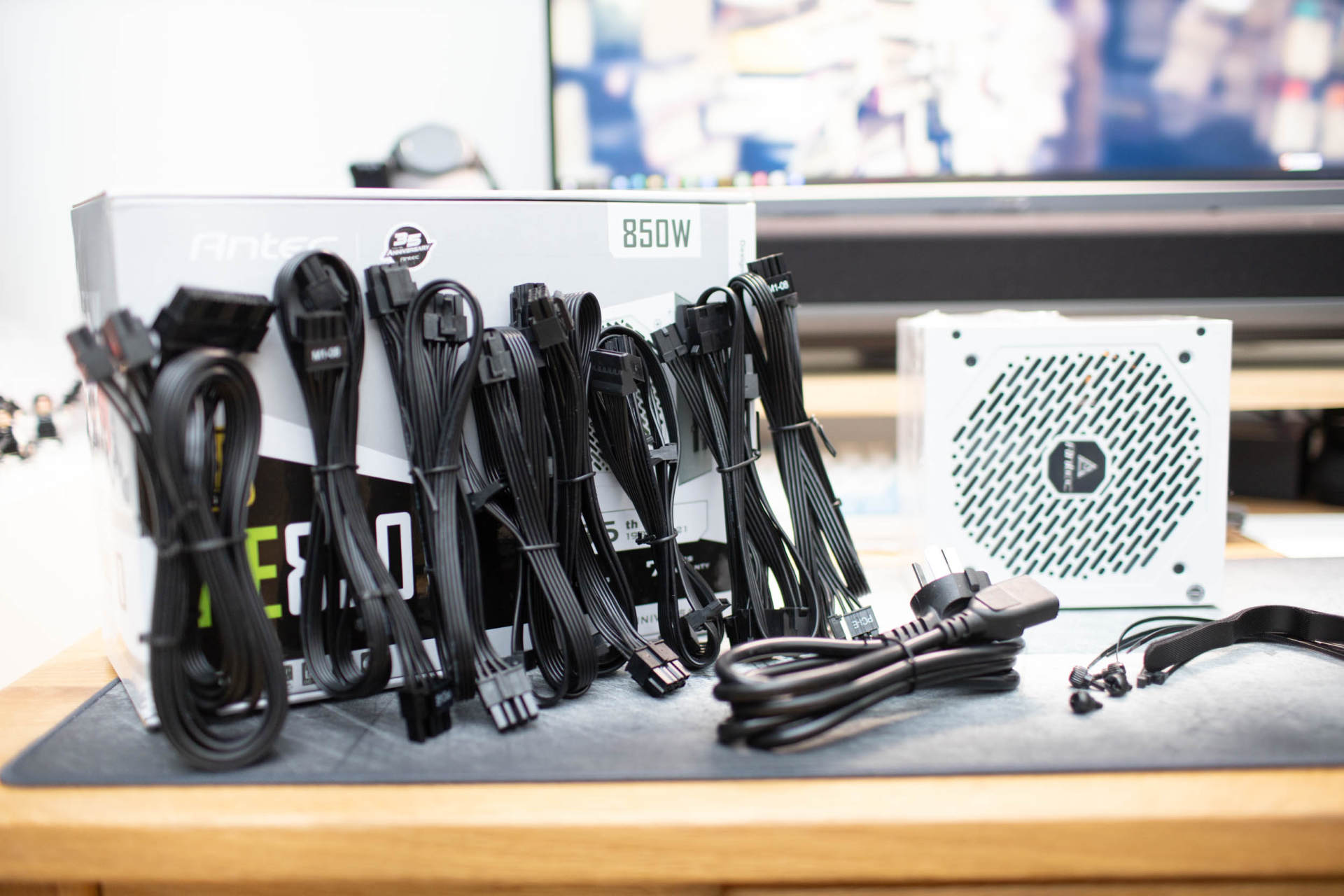 白色限定,金牌全模,安钛克35周年纪念850W电源开箱(图4) 安钛克电源怎么保修_安钛克NE850W电源 850W金牌电源 7年换新