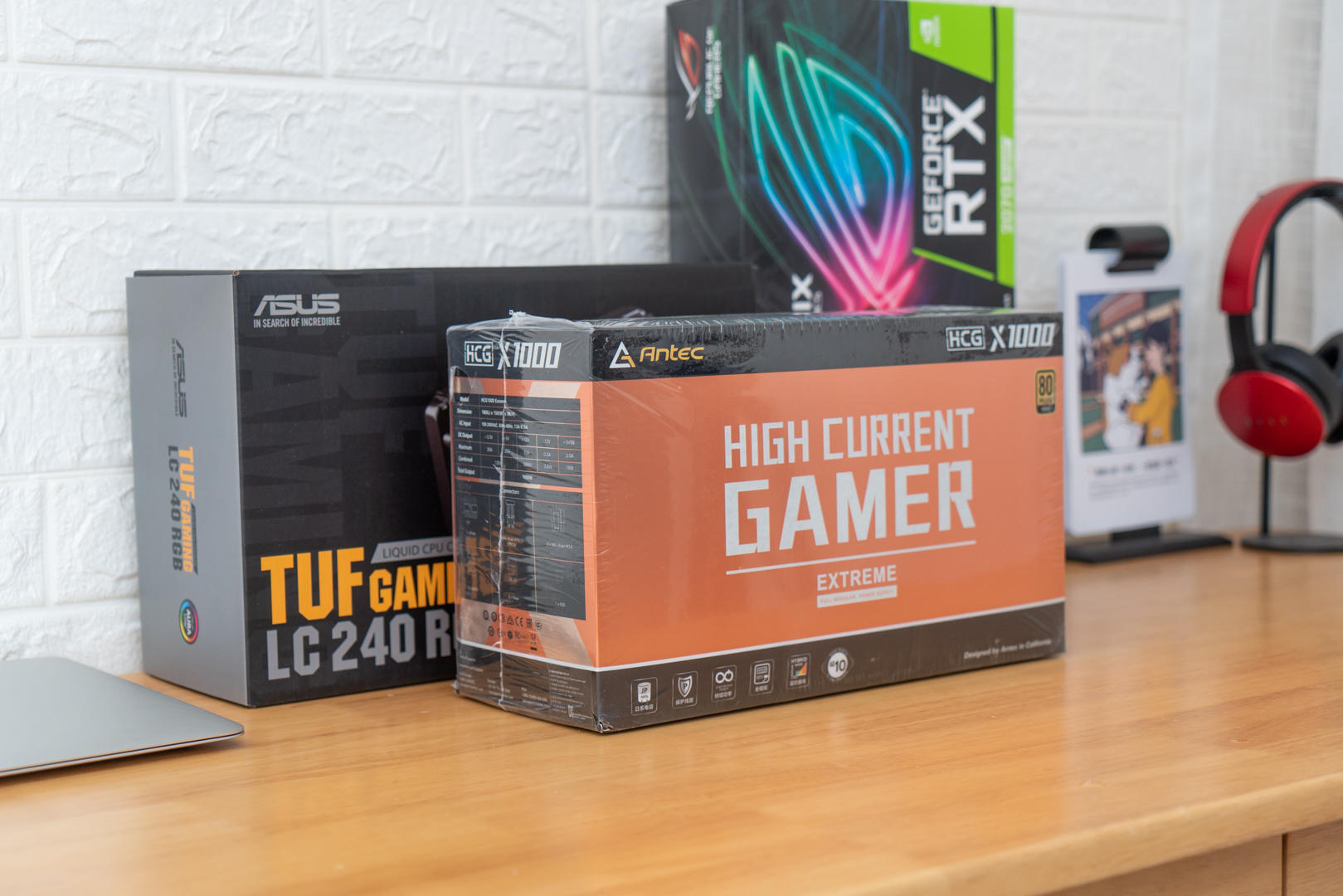 闲着无聊，拆了一台安钛克1000W的电源，6800XT无压力