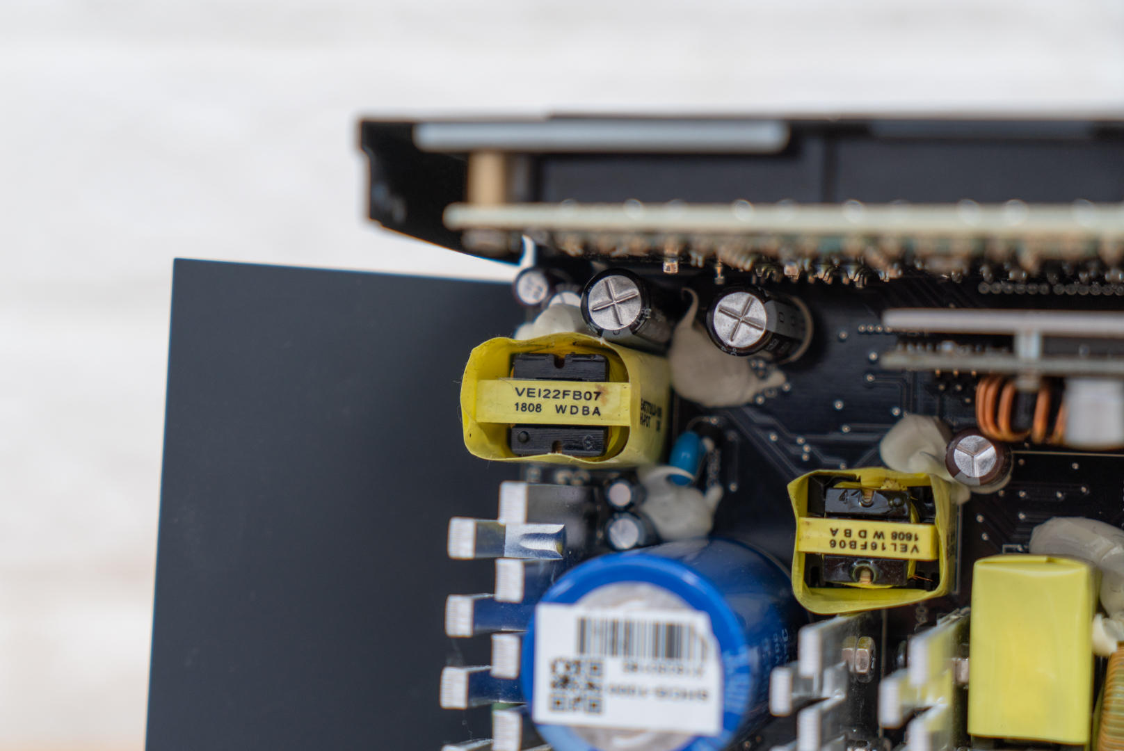 闲着无聊,拆了一台安钛克1000W的电源,6800XT无压力(图14) 安钛克电源怎么保修_安钛克HCG-X1000电源评测_高端金牌全模组电源