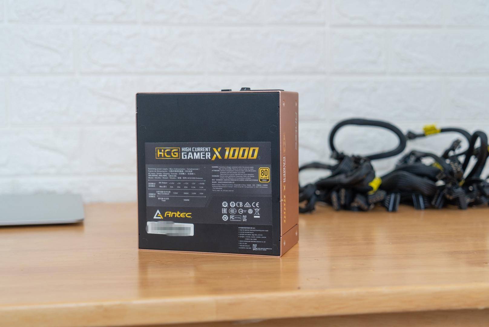 闲着无聊,拆了一台安钛克1000W的电源,6800XT无压力(图4) 高端金牌全模组电源_安钛克HCG-X1000电源评测_安钛克电源怎么保修
