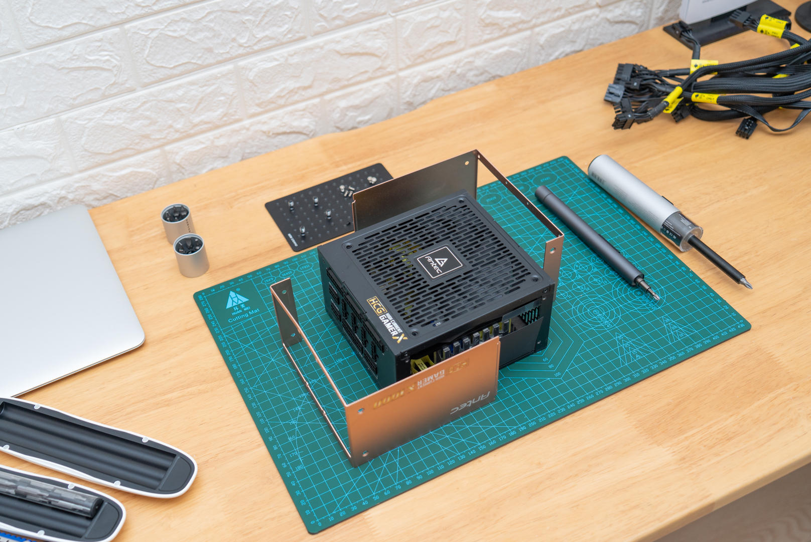 闲着无聊,拆了一台安钛克1000W的电源,6800XT无压力(图9) 安钛克电源怎么保修_安钛克HCG-X1000电源评测_高端金牌全模组电源