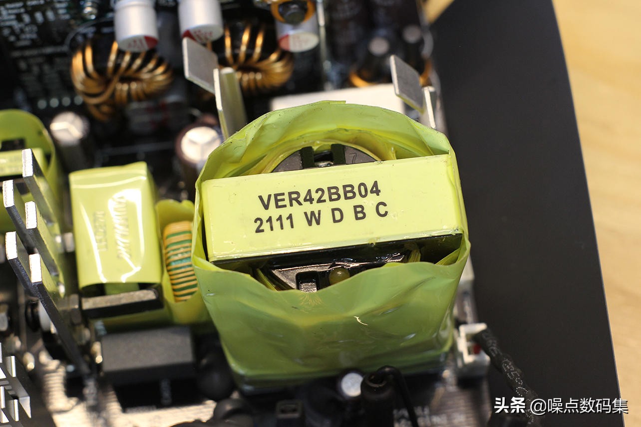 拆解安钛克HCG 1000W,告诉你有10年质保只换不修的电源里什么样?(图28) 安钛克电源怎么保修_安钛克HCG系列电源评测_安钛克HCG 1000W全模组金牌电源