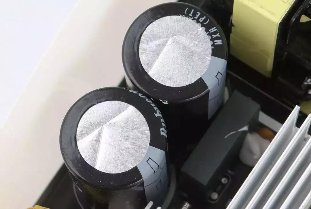 敢10年质保!这个品牌的电源你可能没听说过(图3) 安钛克电源怎么保修_Apexgaming AG-850M电源评测 80PLUS金牌认证 全模组电源