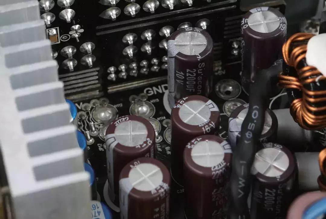 敢10年质保!这个品牌的电源你可能没听说过(图5) 安钛克电源怎么保修_Apexgaming AG-850M电源评测 80PLUS金牌认证 全模组电源