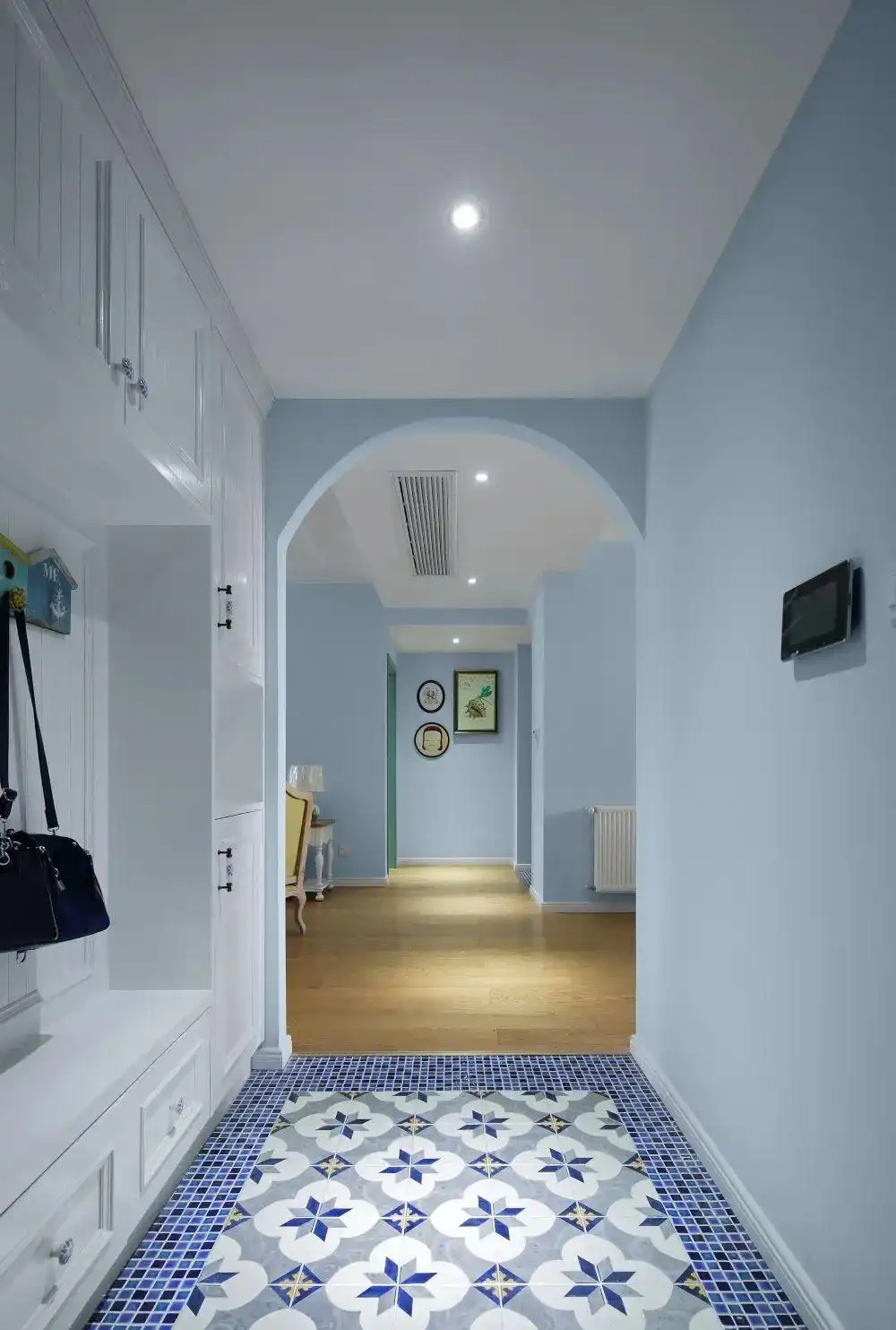 8种走廊吊顶造型设计,准备装修的进来,看完再装也不晚!(图13) 过道二级吊顶效果图_走廊吊顶设计_走廊天花造型设计