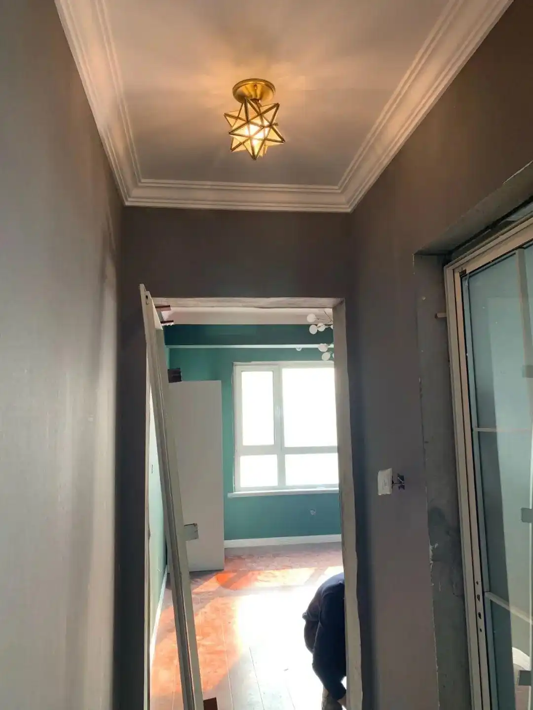 8种走廊吊顶造型设计,准备装修的进来,看完再装也不晚!(图17) 走廊吊顶设计_过道二级吊顶效果图_走廊天花造型设计