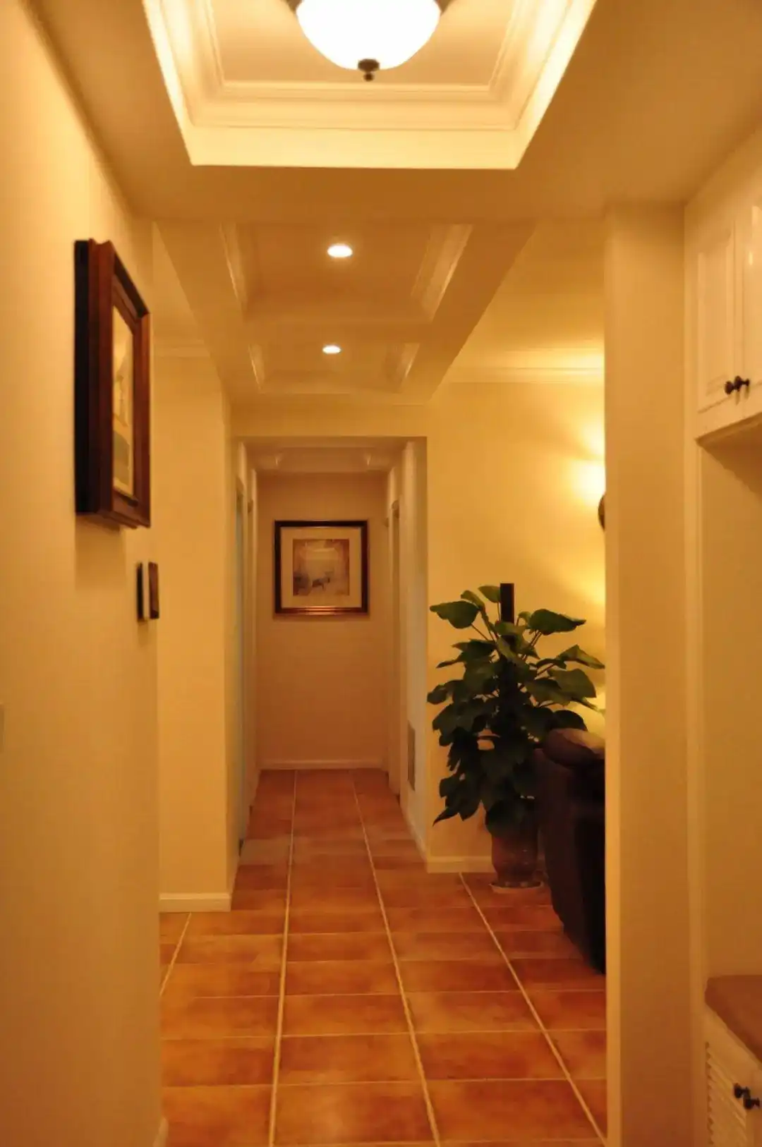 8种走廊吊顶造型设计,准备装修的进来,看完再装也不晚!(图6) 走廊天花造型设计_过道二级吊顶效果图_走廊吊顶设计