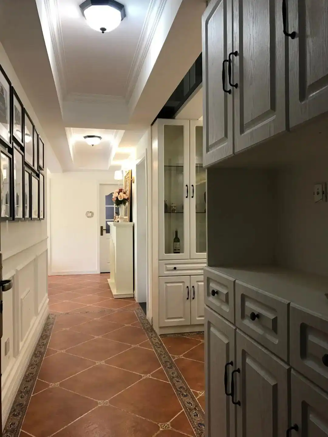 8种走廊吊顶造型设计,准备装修的进来,看完再装也不晚!(图7) 走廊吊顶设计_过道二级吊顶效果图_走廊天花造型设计