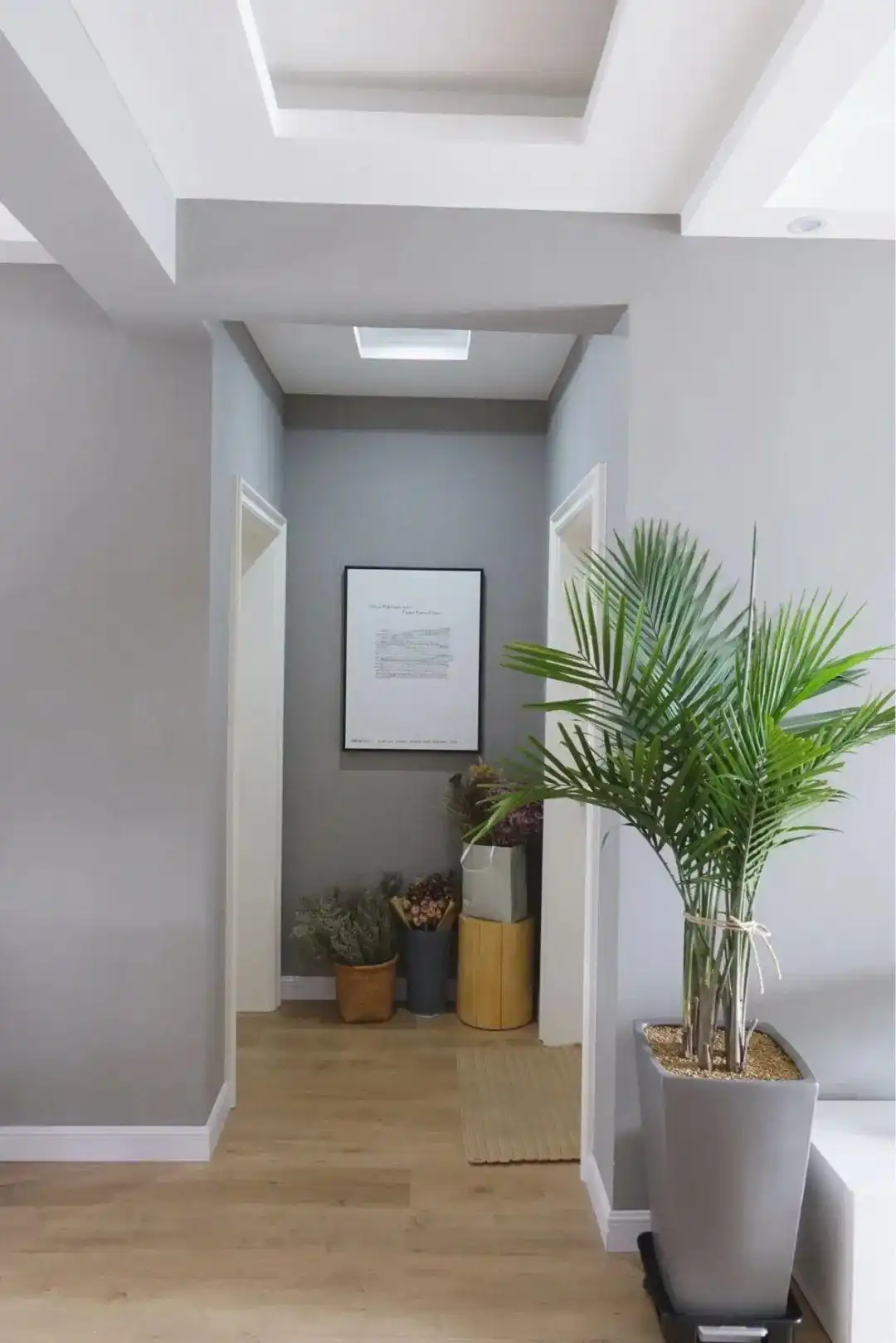 8种走廊吊顶造型设计,准备装修的进来,看完再装也不晚!(图9) 走廊吊顶设计_过道二级吊顶效果图_走廊天花造型设计