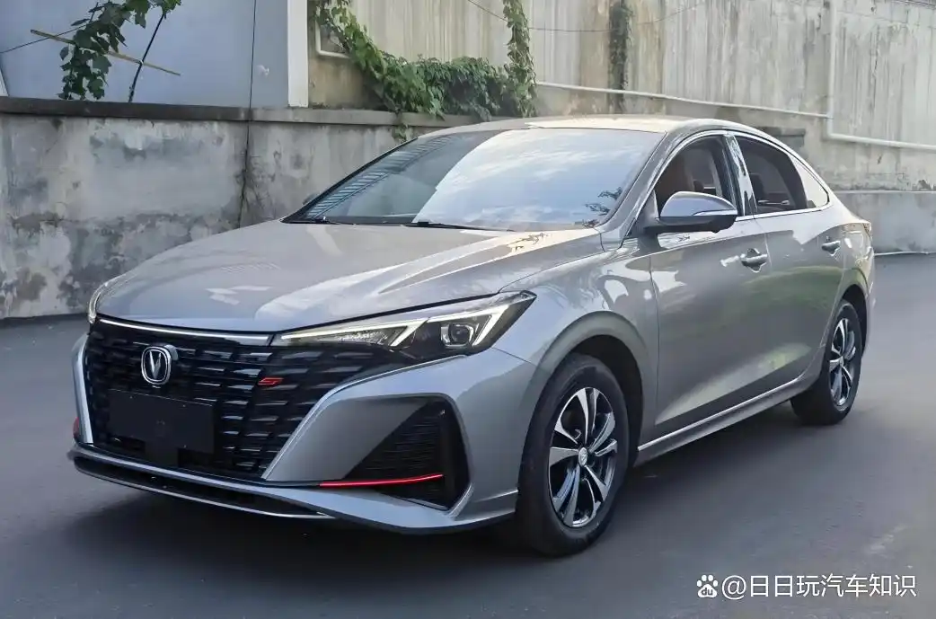 十万左右燃油车排行榜(图4) 10万预算轿车SUV排行_10万元左右燃油车推荐_10万左右轿车排行榜