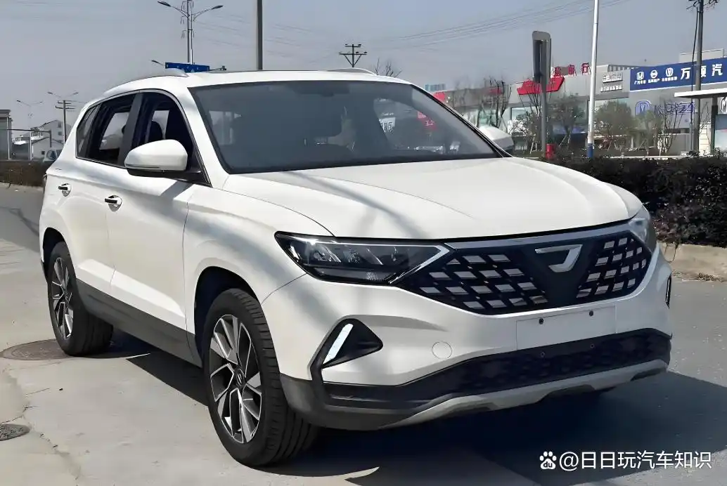 十万左右燃油车排行榜(图7) 10万预算轿车SUV排行_10万左右轿车排行榜_10万元左右燃油车推荐