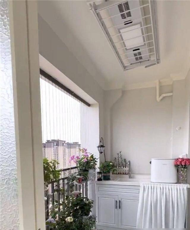 6米阳台“封一半留一半”,邻居这波操作太牛了!(图4) 阳台封不封一半_封阳台一半好处_阳台挑出两米可以吗