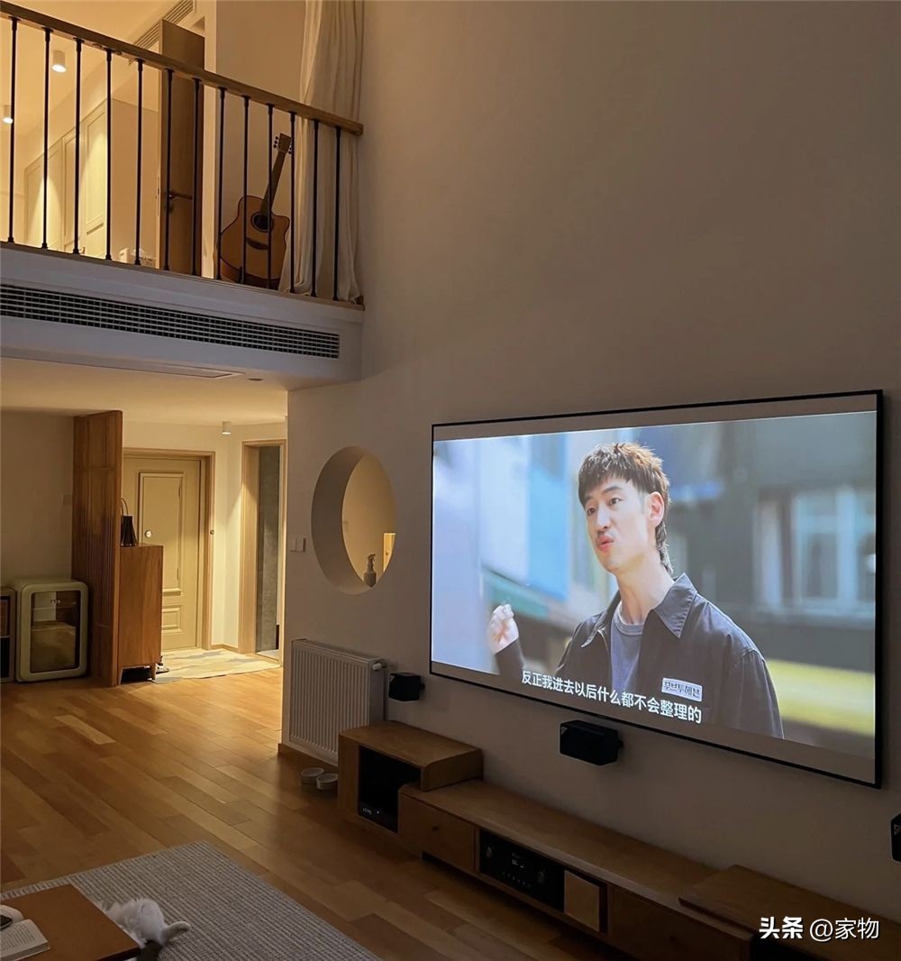 LOFT装修设计_挑空客厅布置_楼中楼客厅装修效果图