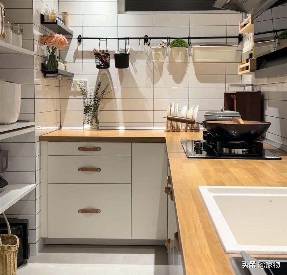 挑空客厅布置_LOFT装修设计_楼中楼客厅装修效果图