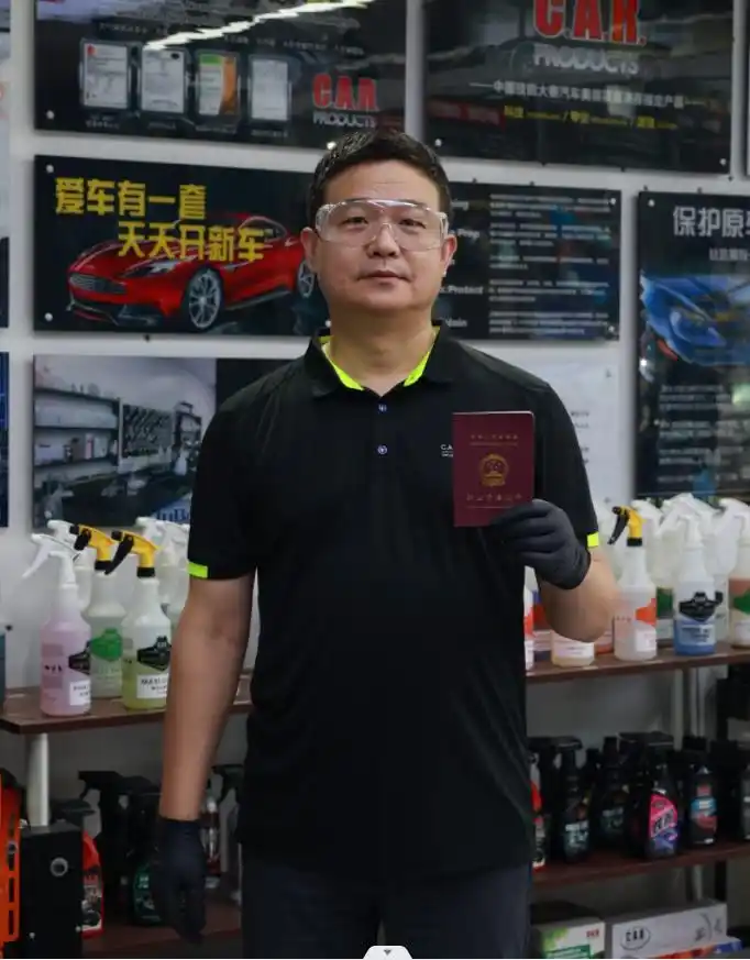 汽车美容装潢≠拿水洗车!郑州“老师儿”洗车洗成省技能大师|我有一招鲜(图6) 汽车美容职业发展_汽车美容 装潢_汽车美容技艺