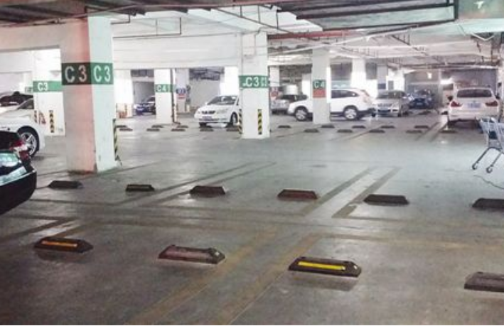 二手车位评估的价格低于上一手买家买入的价格 应该怎么算税？