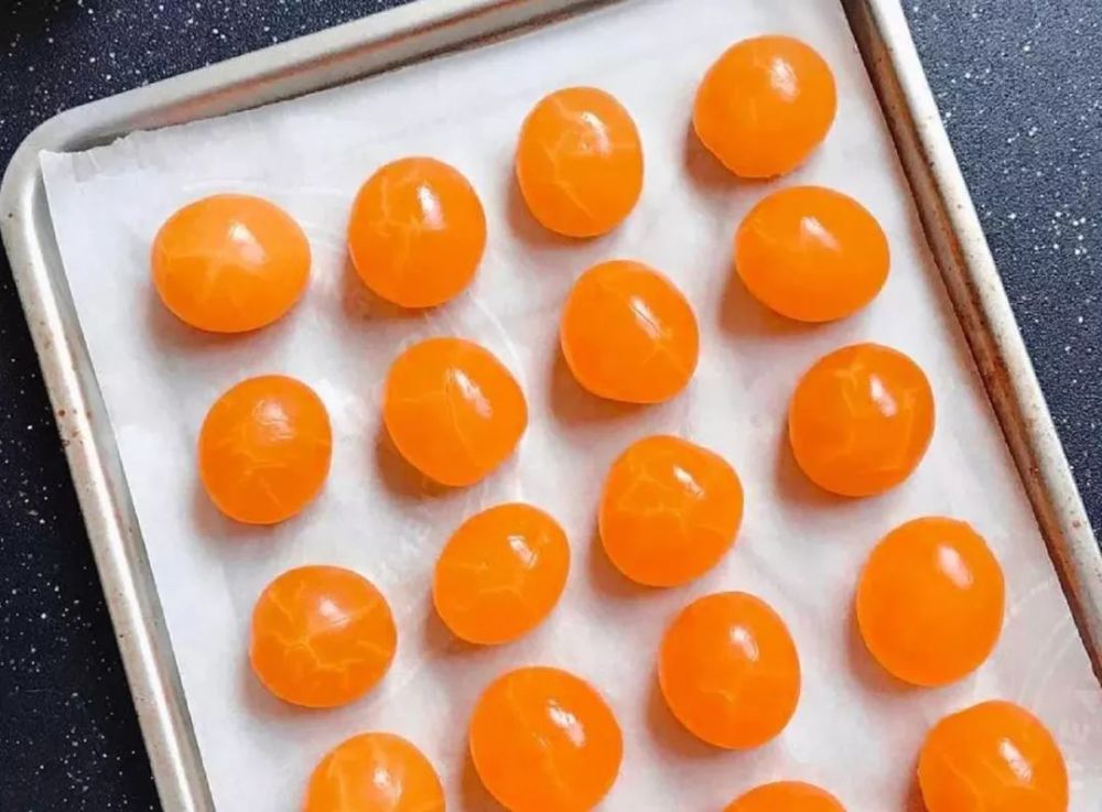 端午剩下的“咸鸭蛋清”怎么吃?学会这5种做法,一点也不咸了(图3) 咸鸭蛋清做法_咸鸭蛋清不咸了怎么做_包粽子的窍门