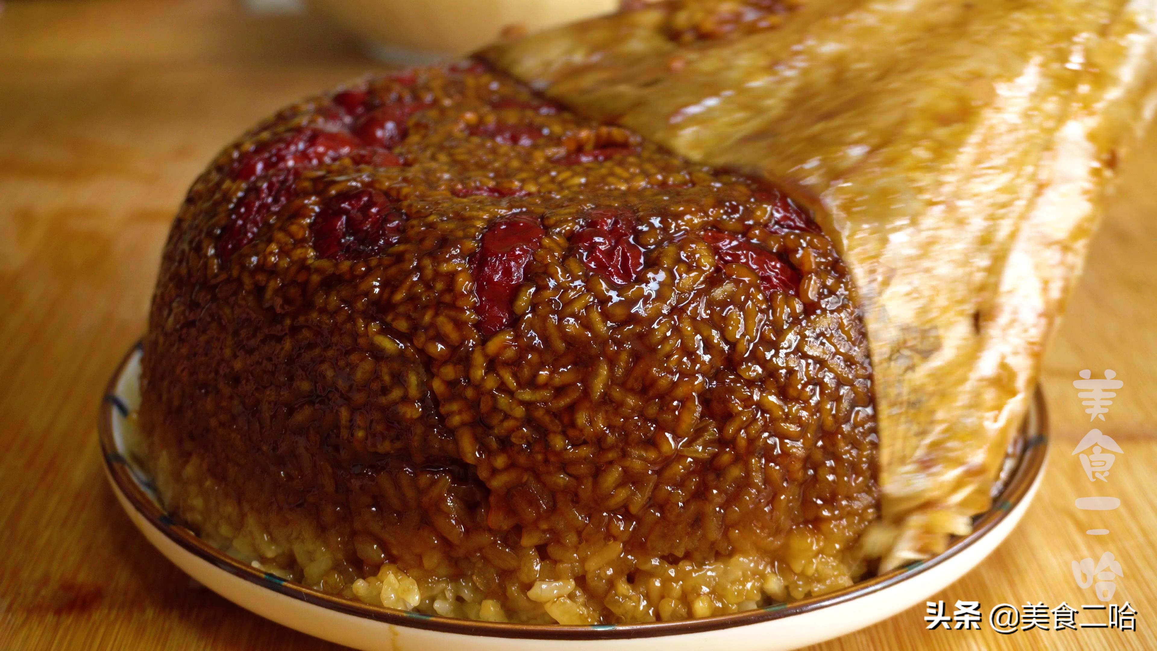 每年端午节,奶奶总会各种花样蒸糯米,做的这饭比粽子简单有好吃(图9) 红糖糯米饭制作方法_包粽子的窍门_端午节传统习俗