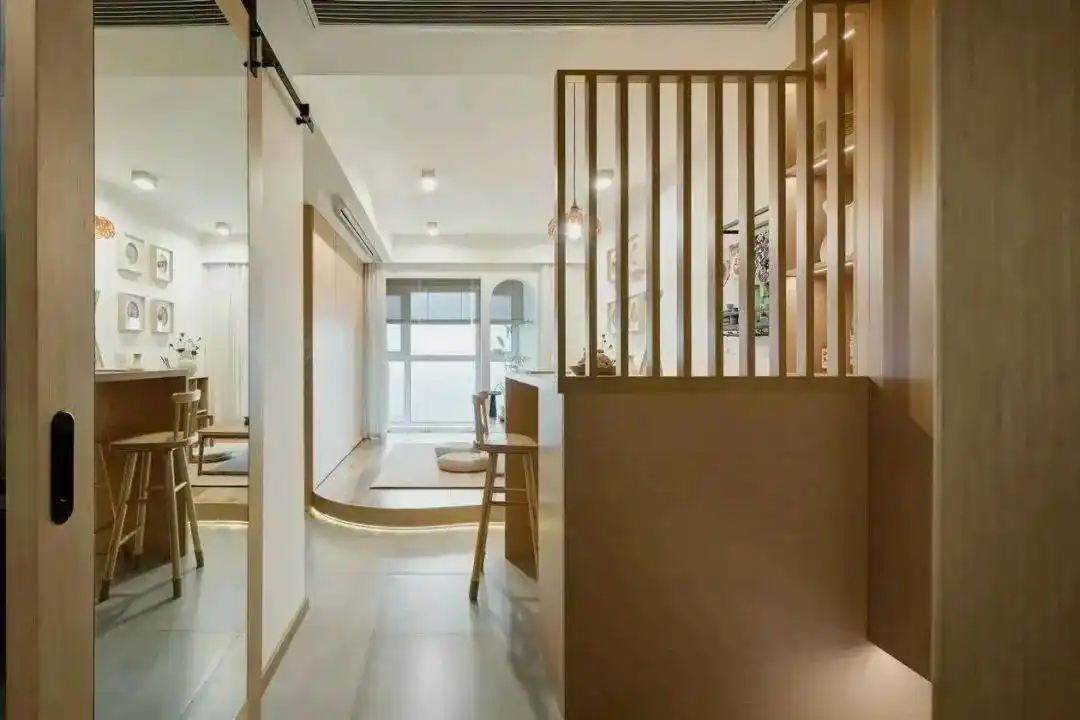 小户型客厅这样装修,邻居都夸宽敞又好看!(图7) 客厅空间扩展技巧_小户型客厅装饰效果图_小户型客厅设计