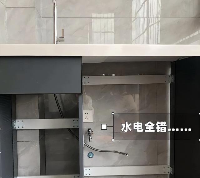 建议各位:洗衣机千万别放阳台!会出现这些问题,真的不是迷信(图5) 阳台洗衣机安装规范_阳台洗衣机防水措施_洗衣机 阳台 卫生间