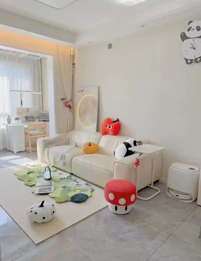 发现一位网友的家,因“穷装”而走红,耐看又实用,引来邻居的羡慕(图11) 小户型客厅装饰效果图_简约舒适家_小户型实用装修设计