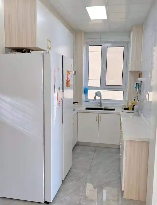 发现一位网友的家,因“穷装”而走红,耐看又实用,引来邻居的羡慕(图17) 小户型实用装修设计_简约舒适家_小户型客厅装饰效果图