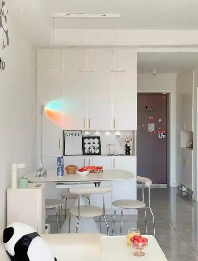 发现一位网友的家,因“穷装”而走红,耐看又实用,引来邻居的羡慕(图7) 简约舒适家_小户型客厅装饰效果图_小户型实用装修设计