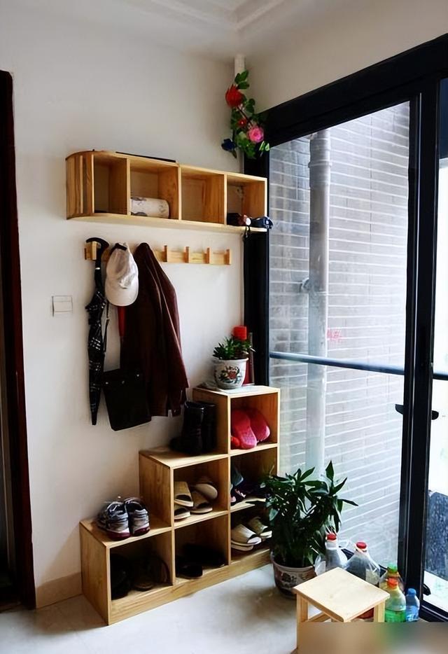 表哥装修花8万吹嘘说最环保,卫生间居然设在阳台,保证你没见过(图6) 阳台改卫生间_阳台防水改造违规_洗衣机 阳台 卫生间