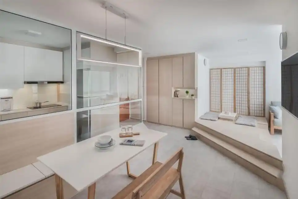 小户型把客厅装对了,整个家都宽敞不少,自己没想法,那就照着学(图4) 小户型客餐厅布局优化_客餐厅开放式布局设计_小户型客厅装饰效果图