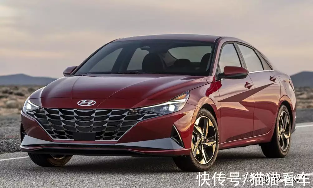 养车难于上青天?这3辆紧凑型车省油省心,工薪阶层均能养得起(图5) 紧凑型车省油排行榜_紧凑型车省油推荐_伊兰特轩度思域对比