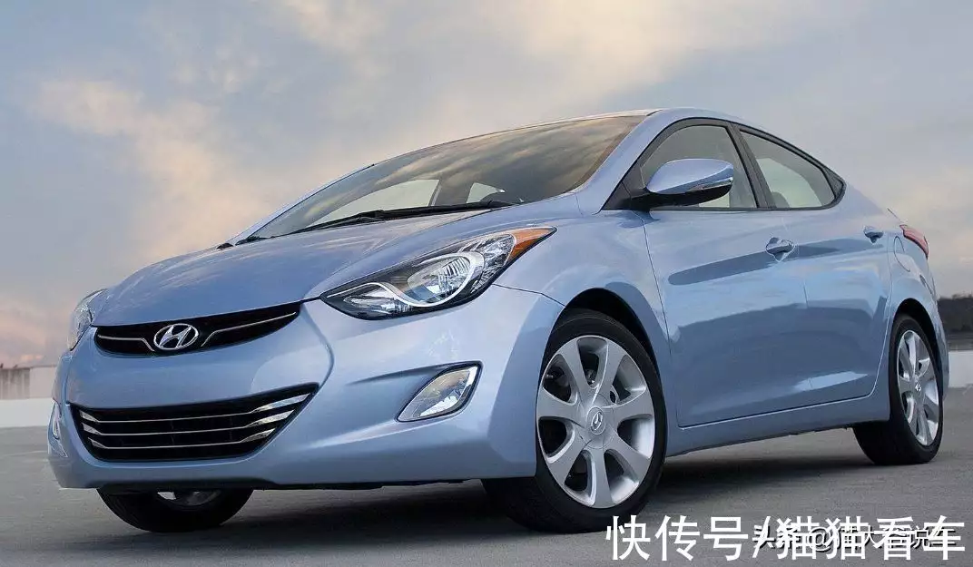 养车难于上青天?这3辆紧凑型车省油省心,工薪阶层均能养得起(图6) 紧凑型车省油排行榜_紧凑型车省油推荐_伊兰特轩度思域对比