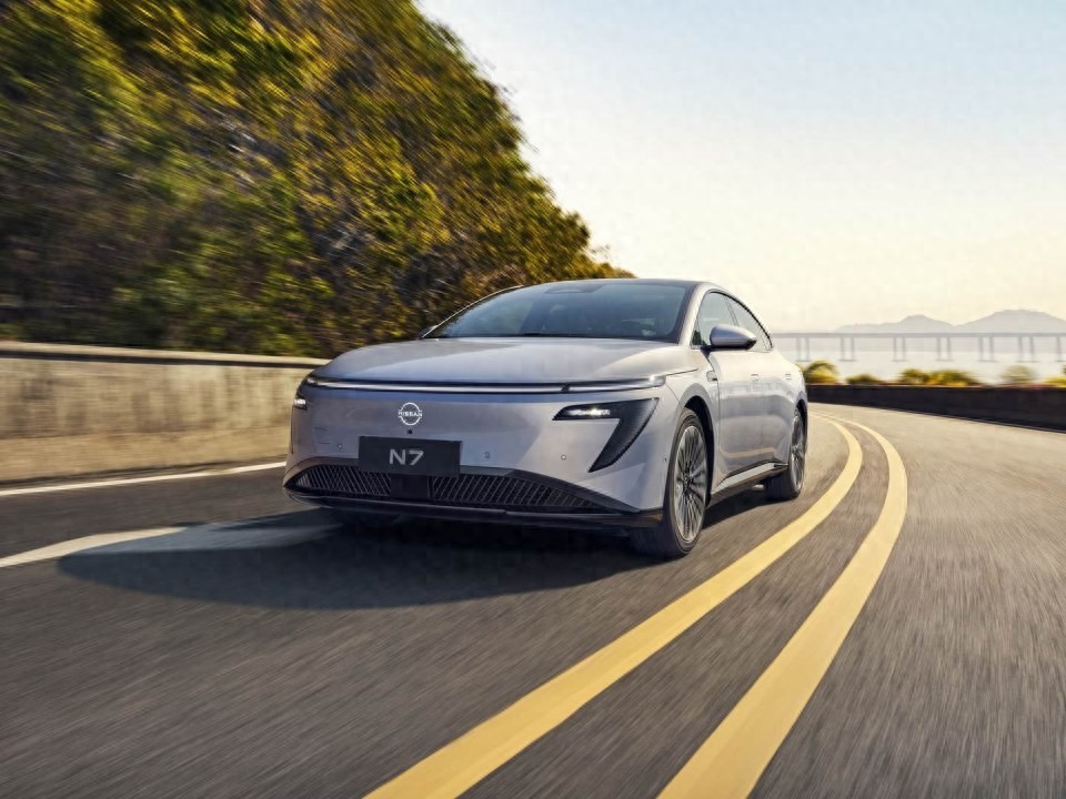 日产N7持续火爆！30天卖出10148辆，家用真的太香了