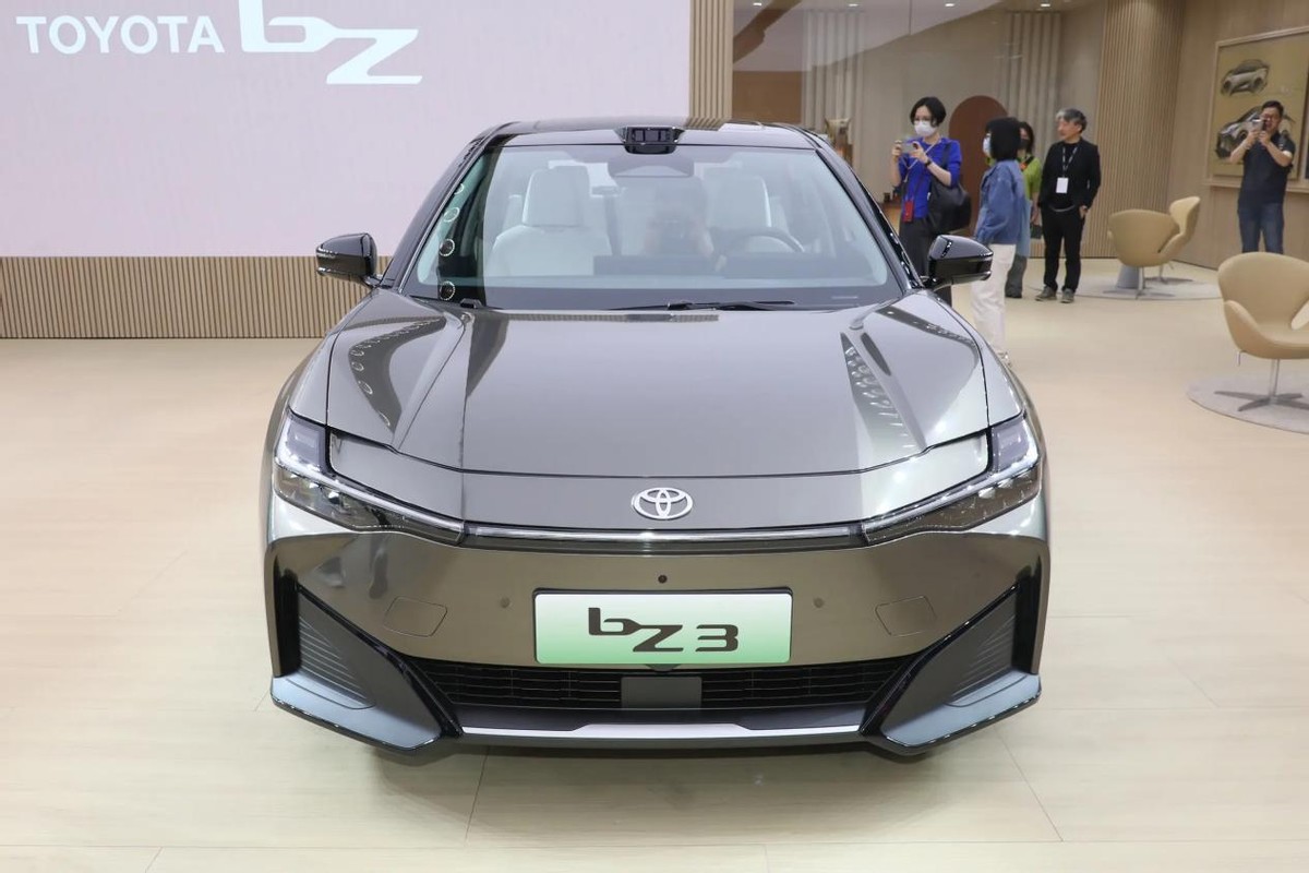 买新能源车只看国产?10-15万预算,这3台日系也很香,尺寸都不小(图5) 日系轿车哪个品牌好啊_日产N7评测_10-15万日系新能源车