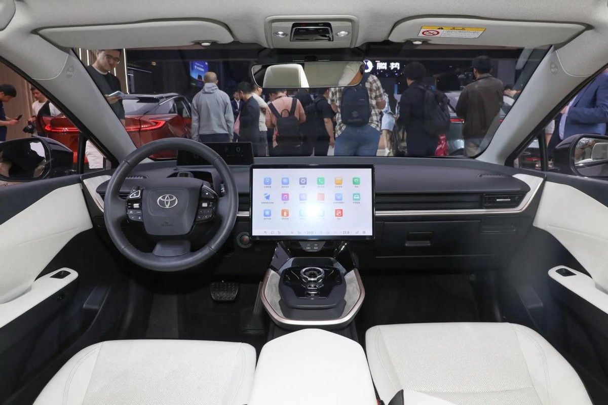 买新能源车只看国产?10-15万预算,这3台日系也很香,尺寸都不小(图7) 日系轿车哪个品牌好啊_10-15万日系新能源车_日产N7评测