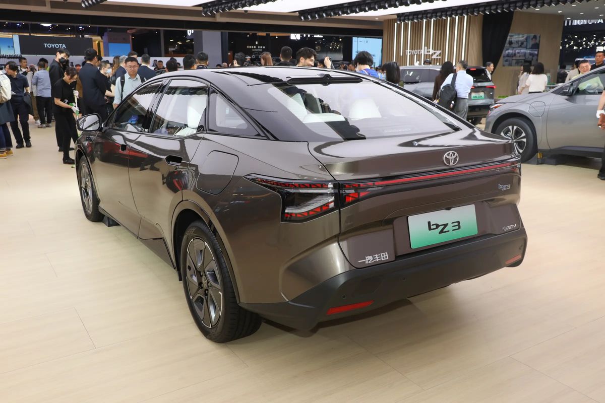 买新能源车只看国产?10-15万预算,这3台日系也很香,尺寸都不小(图8) 日产N7评测_日系轿车哪个品牌好啊_10-15万日系新能源车