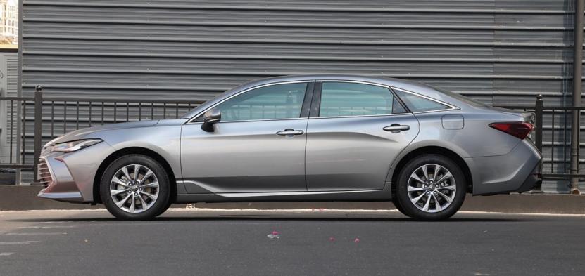 经典B级轿车之争——丰田亚洲龙和本田雅阁怎么选?(图5) 丰田亚洲龙与本田雅阁对比 2025款 亚洲龙与雅阁优缺点分析_尺寸空间油耗配置价格选择_日系轿车哪个品牌好啊