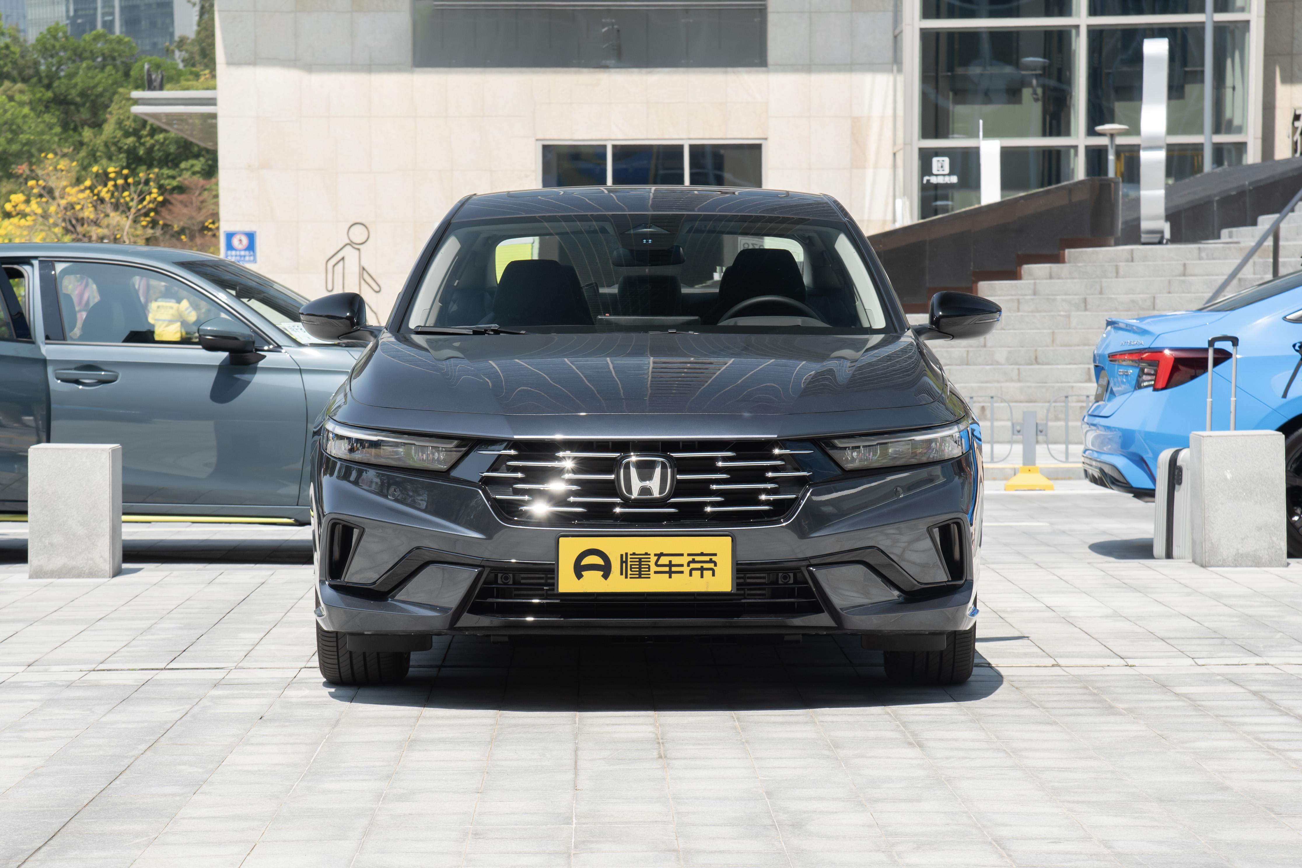 全面均衡,水桶特性B级轿车,广汽本田雅阁它还是经典之选吗?(图2) 2025款本田雅阁燃油版评测_日系轿车哪个品牌好啊_本田雅阁标准版与运动版对比