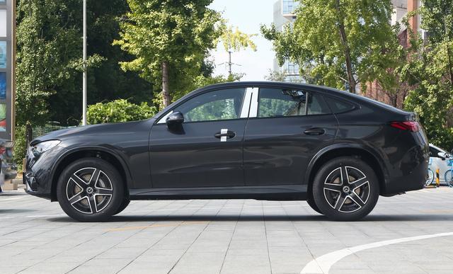 奔驰新款轿车_奔驰L3硬件OTA解锁策略_奔驰轿跑价格分析