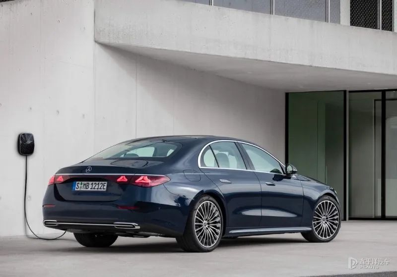 44.9万起!全新奔驰E级长轴距版上市!首搭L2+级导航辅助驾驶,再加8295芯片…(图34) 奔驰新款轿车_全新国产奔驰E级长轴版_奔驰E级长轴版配置