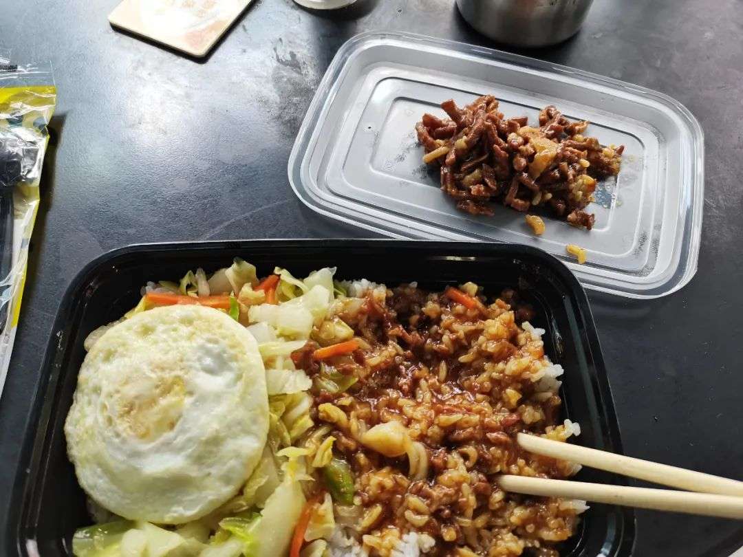 开一间外卖快餐店能挣多少钱?(图12) 卖卤肉利润大吗_巷子深处外卖店盈利模式_开外卖快餐店挣多少钱