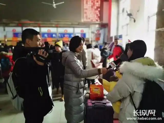 网上问题网下解决 石家庄市运河桥客运站春运前夕为群众解难题(图2) 运河桥客运站部分车辆罢工_石家庄运河桥客运站春节服务_司机不让半价票孩子坐座处理