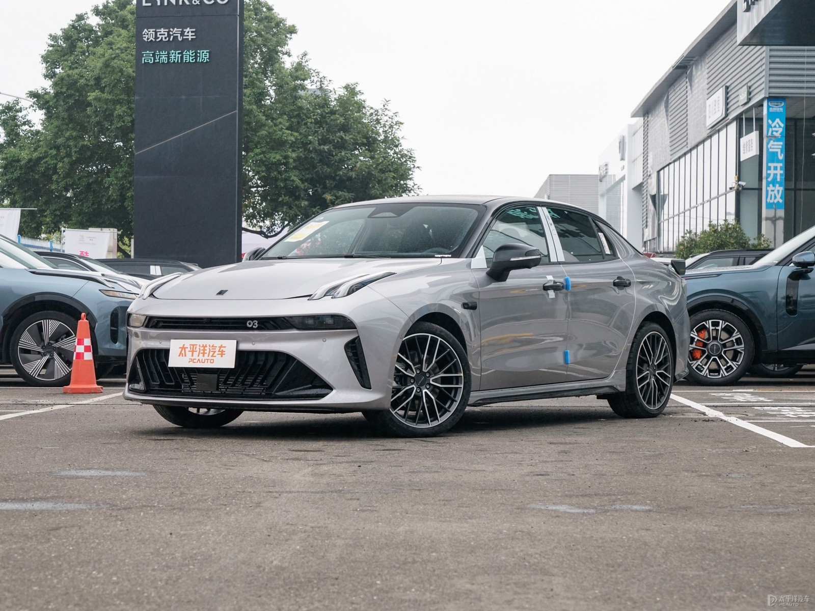 新款领克03家族上市 限时权益价10.38万元起(图2) 领克03+车型配置_小车报价及图片_新款领克03价格