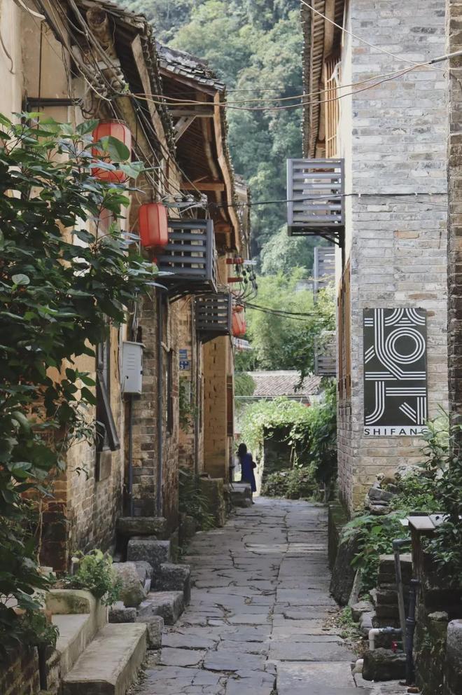 藏在广西深山的千年古镇,景美如画,特定时间免票!堪称人间仙境(图4) 广西黄姚古镇_免费门票古镇推荐_黄姚古镇怎么去