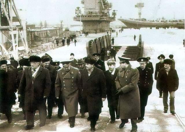 瓦良格号航母为什么用了三年时间，才从乌克兰抵达大连？