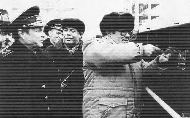 瓦良格号航母为什么用了三年时间,才从乌克兰抵达大连?(图3) 瓦良格号航母历史沿革_瓦良格花费多少钱_瓦良格号航母建造过程