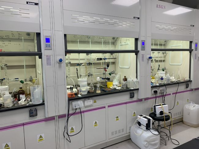 实验室规划设计:如何规划一个全新实验室(图3) 生化实验室内通风柜