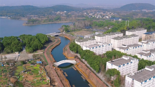 华中科技大学东校区_华中科技大学湖溪门 东湖风景 湖溪河整治