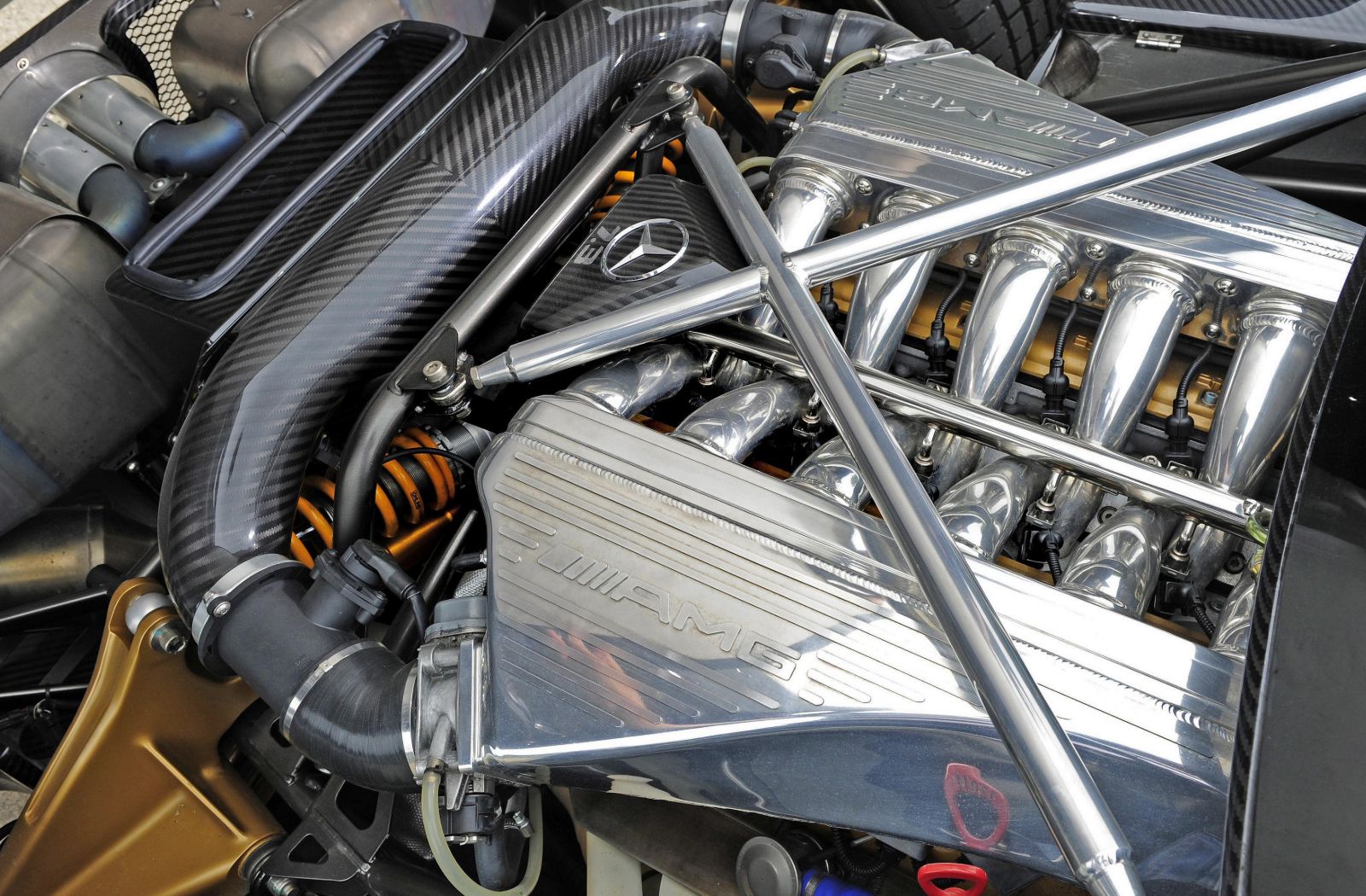 奔驰V12发动机如何成为传奇 顶级超跑都在用(图12) 奔驰V12发动机如何成为传奇 顶级超跑都在用