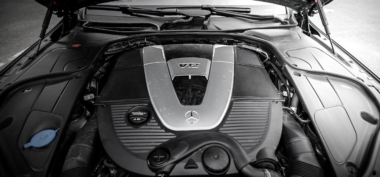 奔驰V12发动机如何成为传奇 顶级超跑都在用(图15) 奔驰V12发动机如何成为传奇 顶级超跑都在用